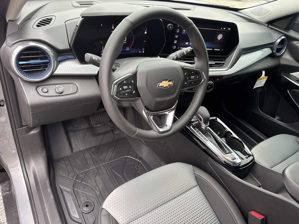 New 2026 Chevrolet Trax LT w/ Sunroof Package image 17