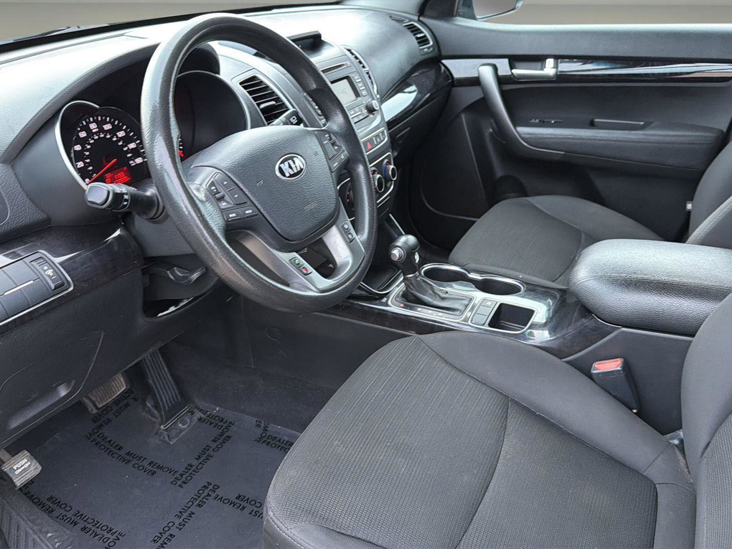 Used 2014 Kia Sorento LX image 9