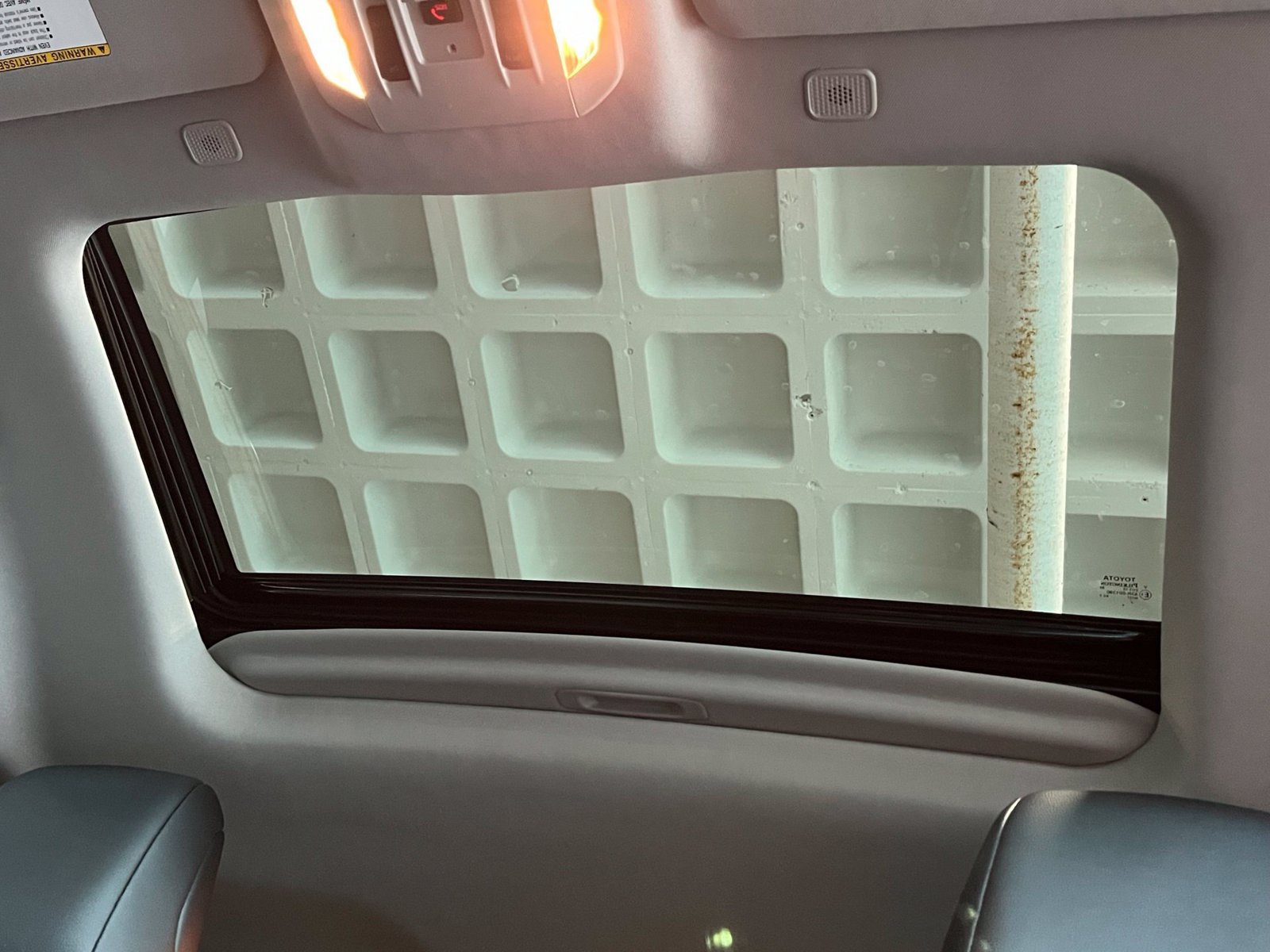 Used 2025 Toyota Highlander XLE FWD image 19