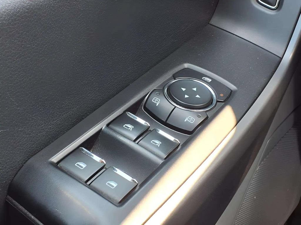 Used 2025 Ford F250 XLT w/ FX4 Off-Road Package AWD/4WD image 18