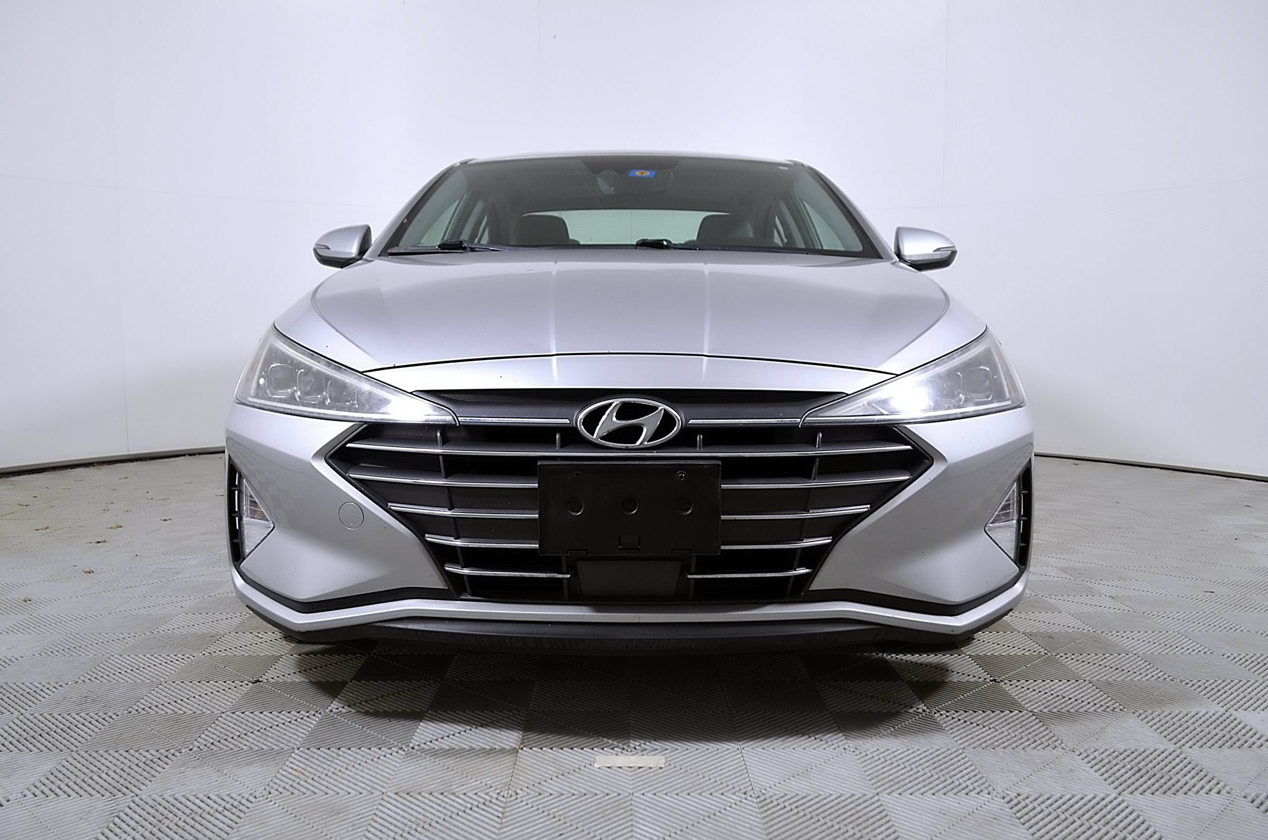 Used 2020 Hyundai Elantra Limited w/ Ultimate Package 03 FWD image 5