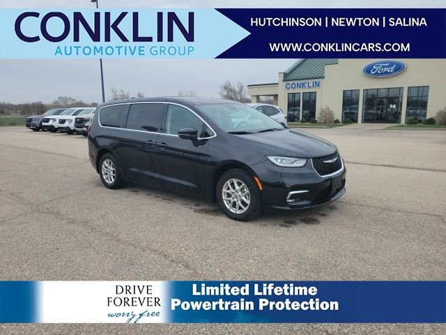 Used 2023 Chrysler Pacifica Touring-L