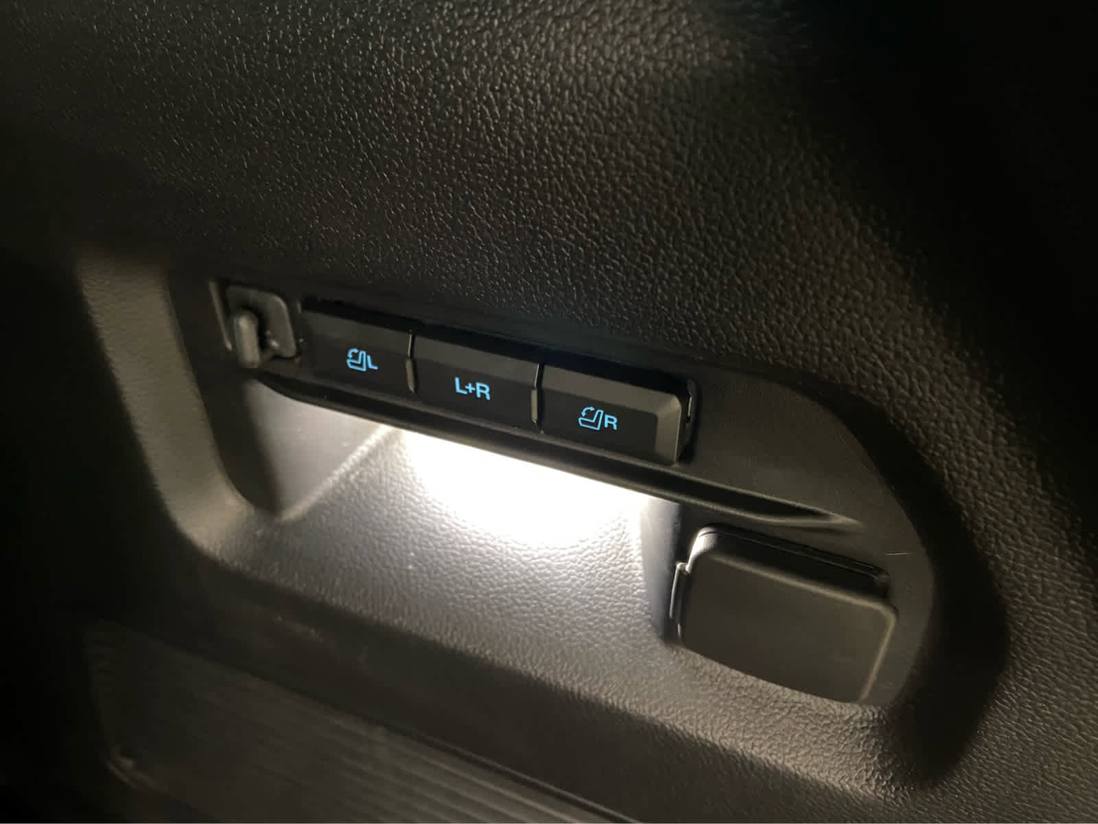 Used 2022 Ford Explorer Limited w/ Equipment Group 301A image 12