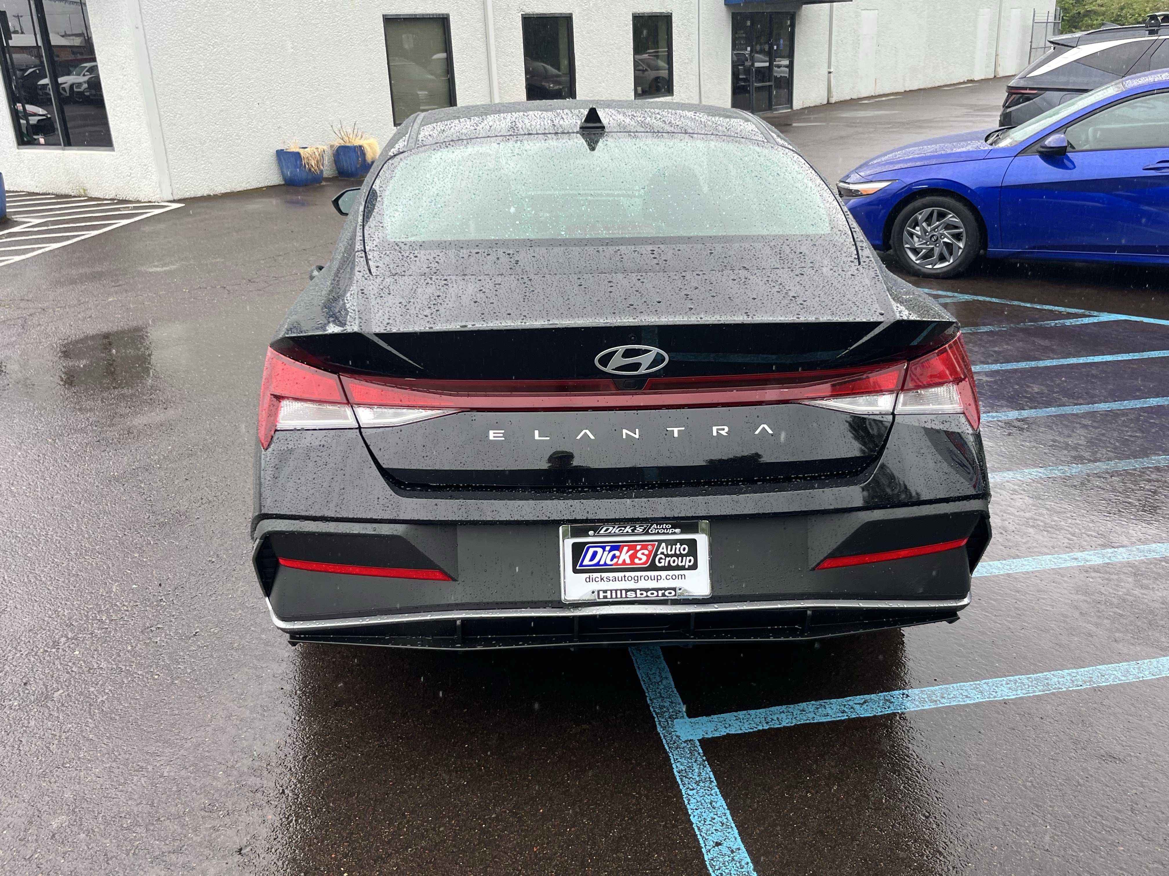 Used 2025 Hyundai Elantra SEL FWD image 4
