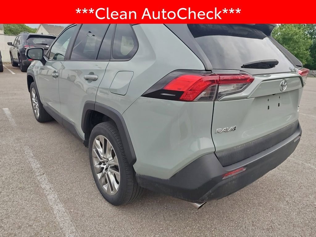 Used 2019 Toyota RAV4 XLE Premium w/ Cold Weather Package AWD/4WD image 4