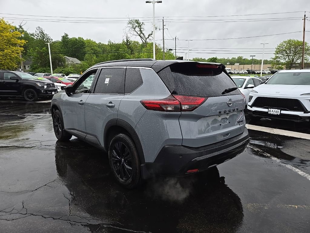 Used 2023 Nissan Rogue SV w/ SV Premium B Package AWD/4WD image 3