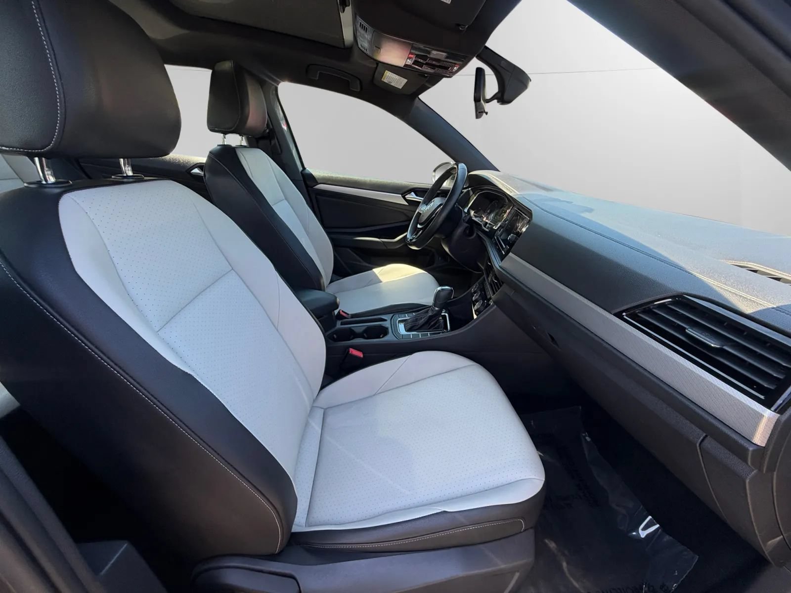 Used 2019 Volkswagen Jetta R-Line FWD image 17