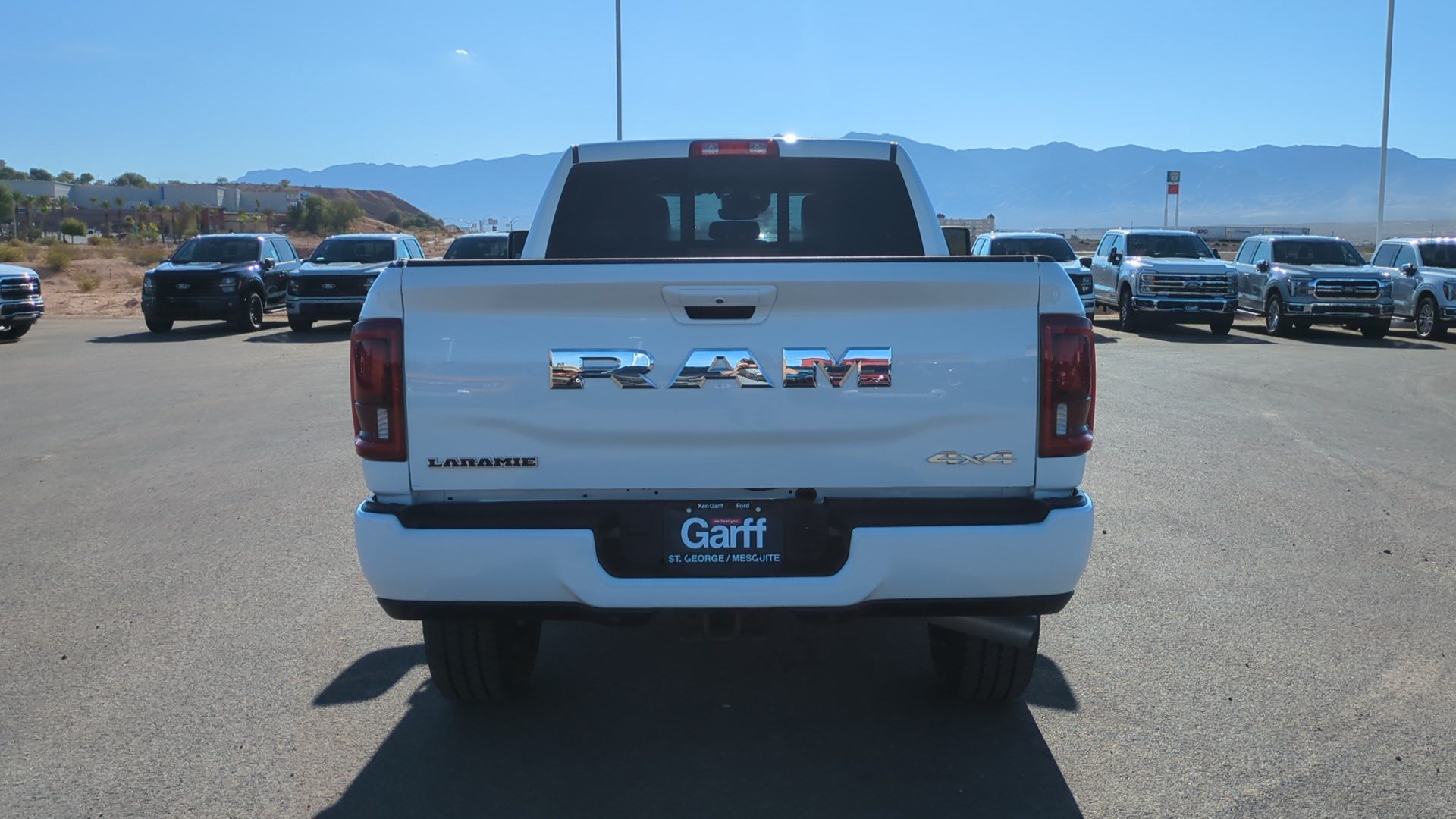 Used 2025 RAM 2500 Laramie AWD/4WD image 4