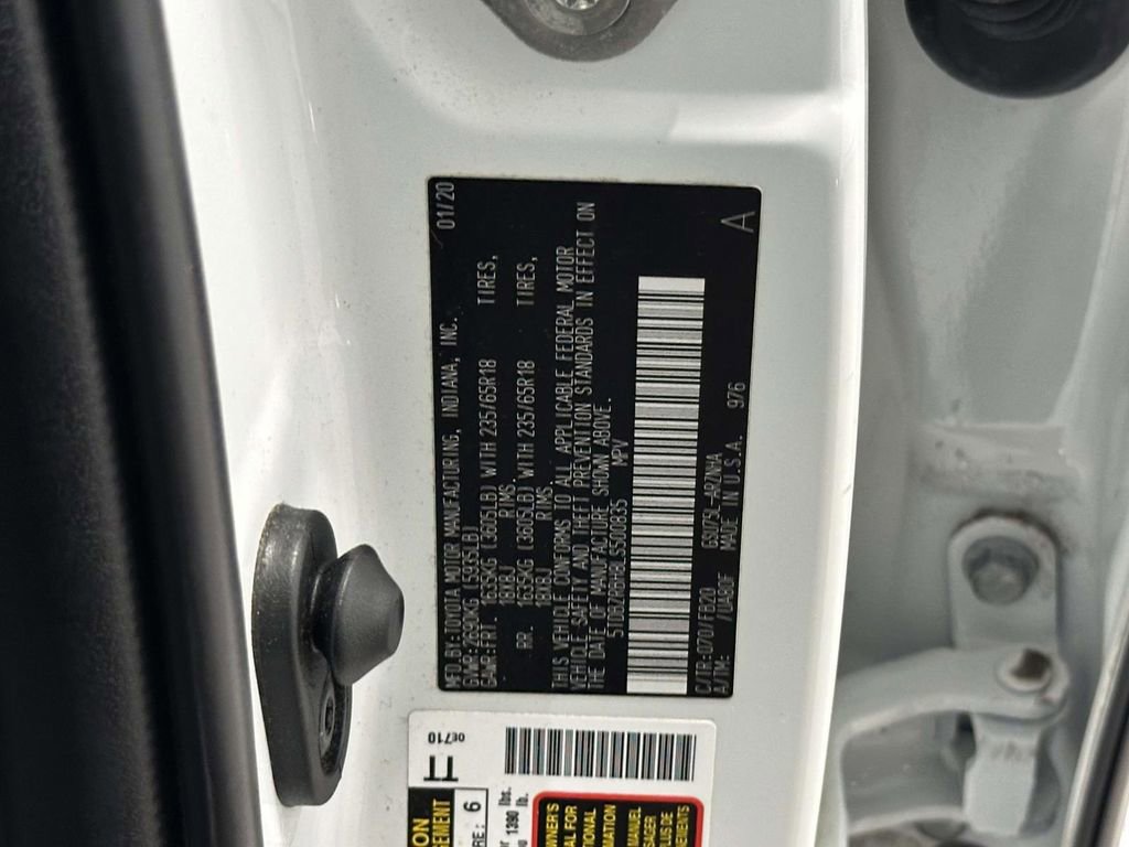 Used 2020 Toyota Highlander LE image 32