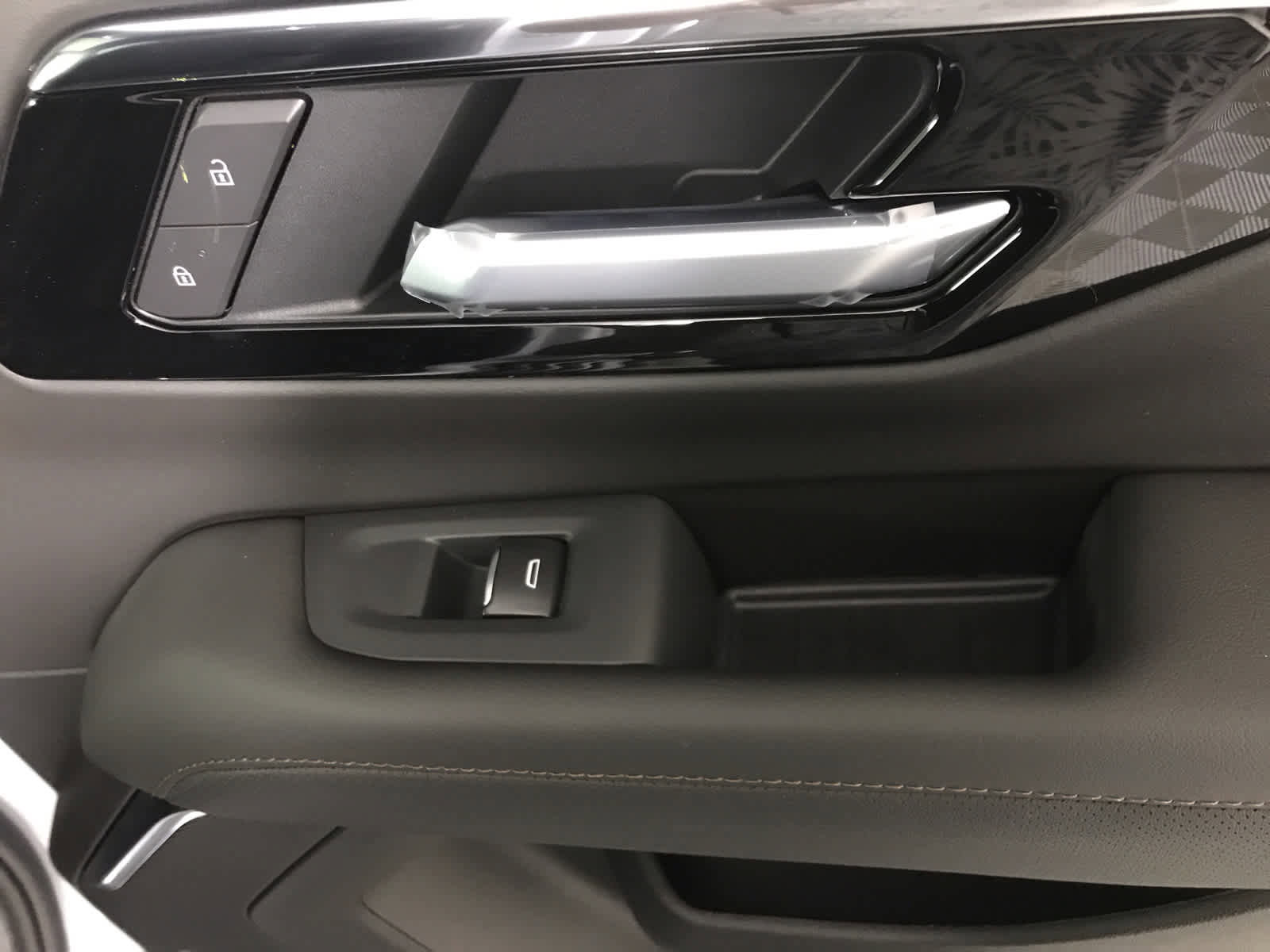 New 2026 Chevrolet Suburban High Country w/ Sun And Tow Package image 24