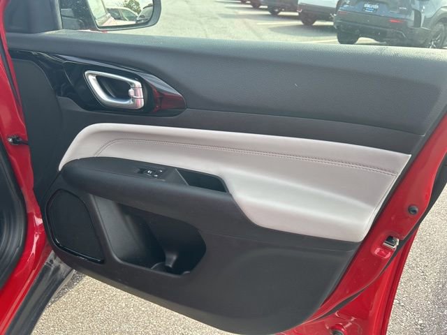 Used 2024 Jeep Compass Limited image 28