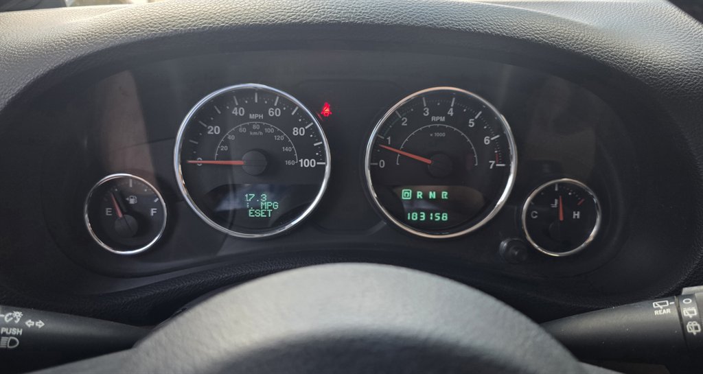 Used 2012 Jeep Wrangler Unlimited Rubicon w/ Connectivity Group AWD/4WD image 20