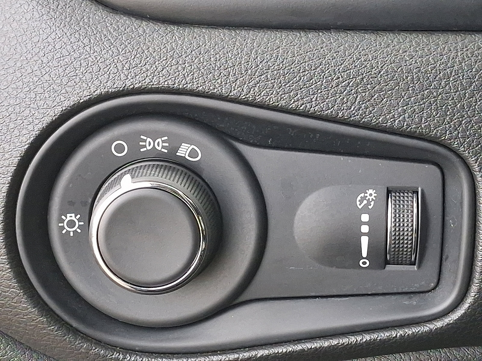 Used 2023 Jeep Renegade Latitude image 26