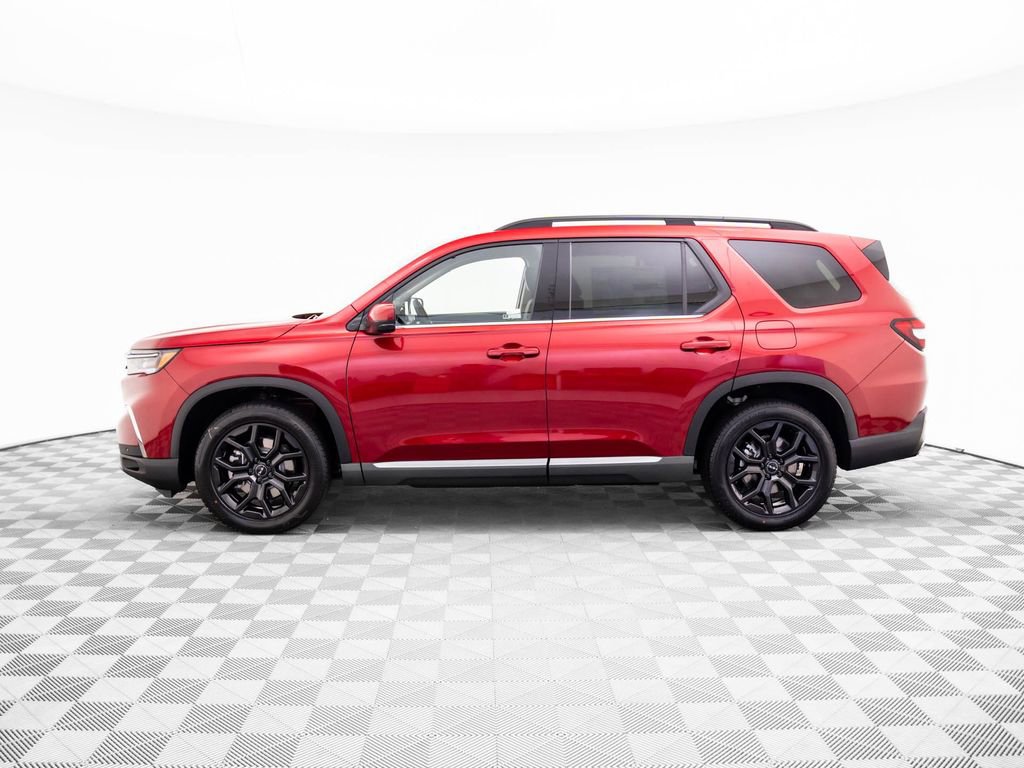 Used 2025 Honda Pilot Touring image 2
