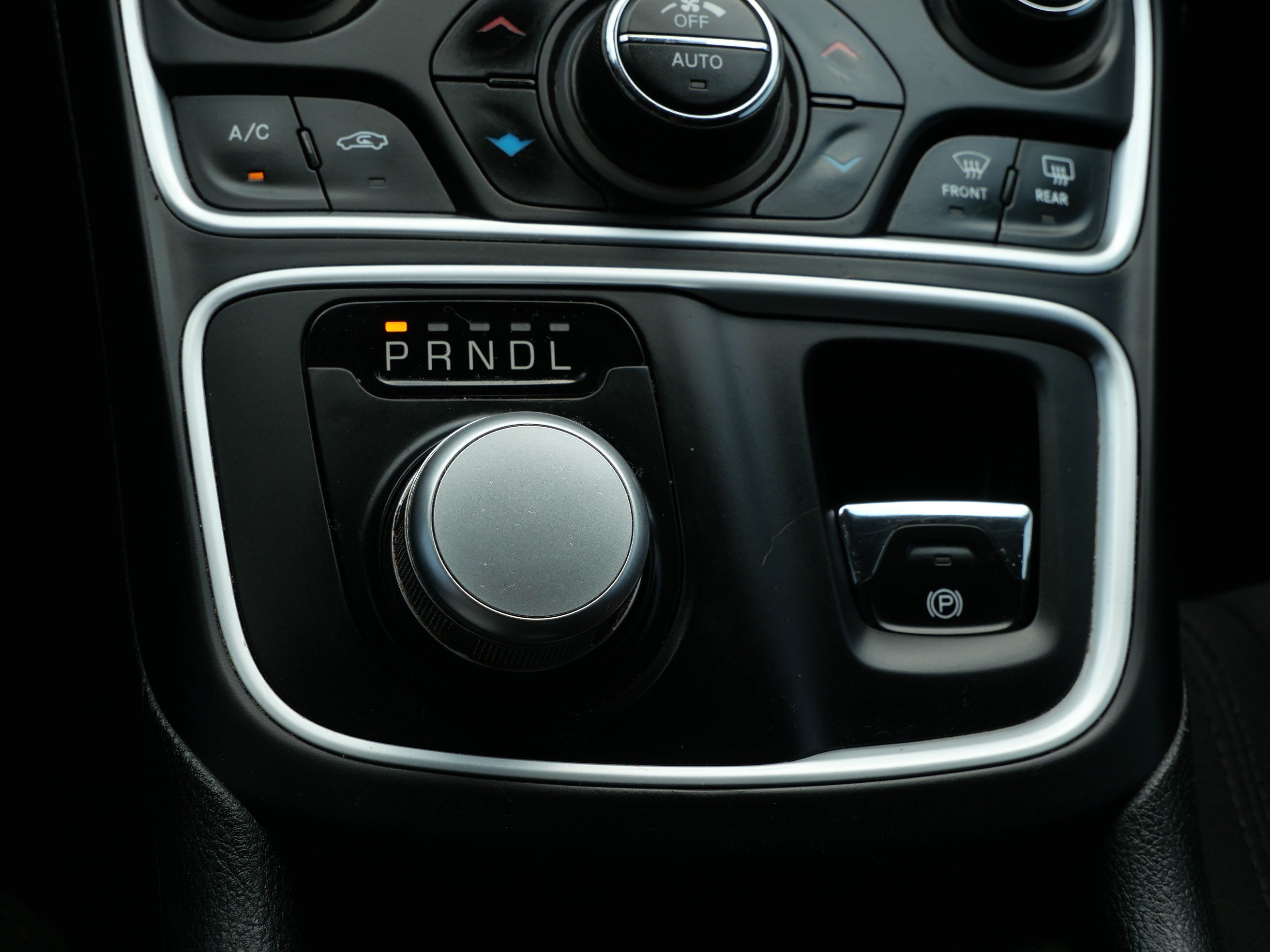 Used 2015 Chrysler 200 Limited w/ Convenience Group FWD image 24