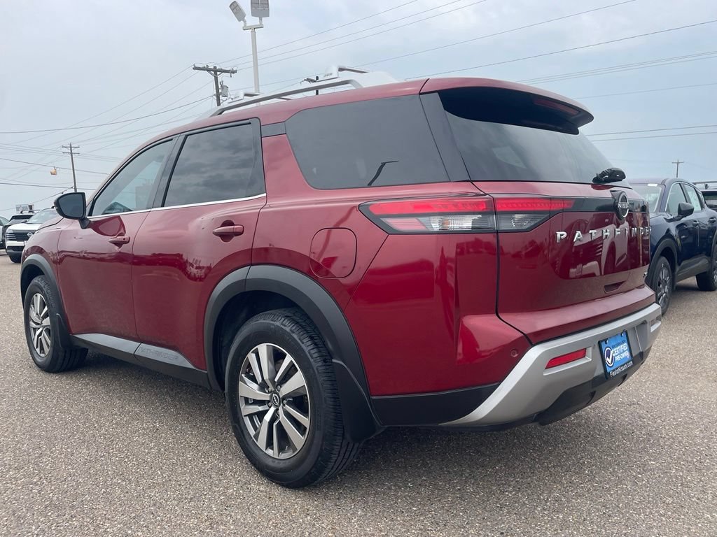Certified 2022 Nissan Pathfinder SL FWD image 5
