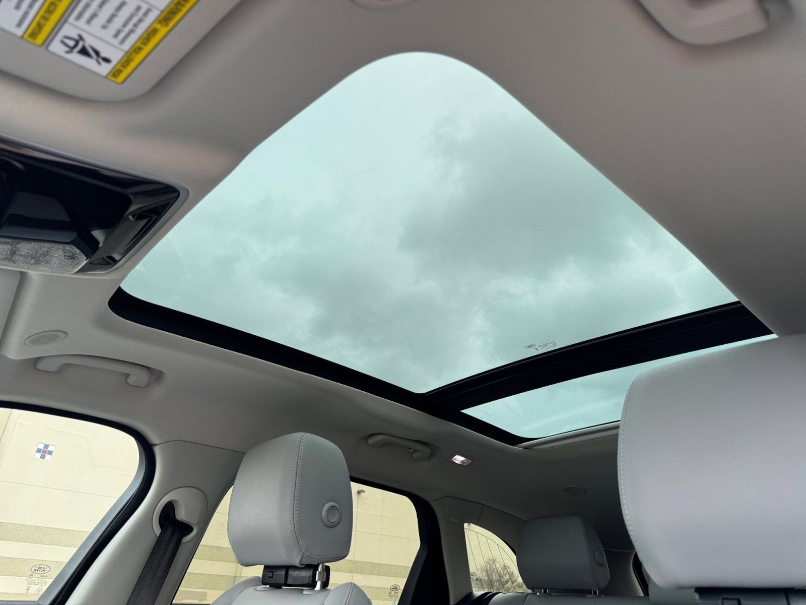 Used 2025 Land Rover Range Rover Velar S image 31