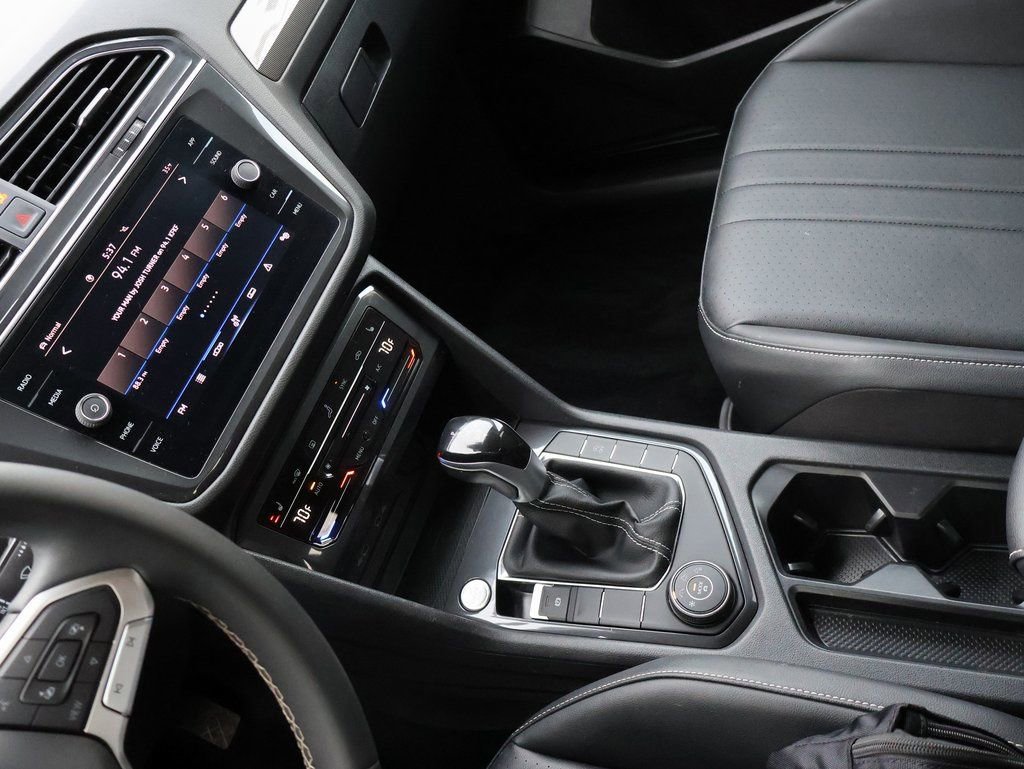 Used 2022 Volkswagen Tiguan SE image 22