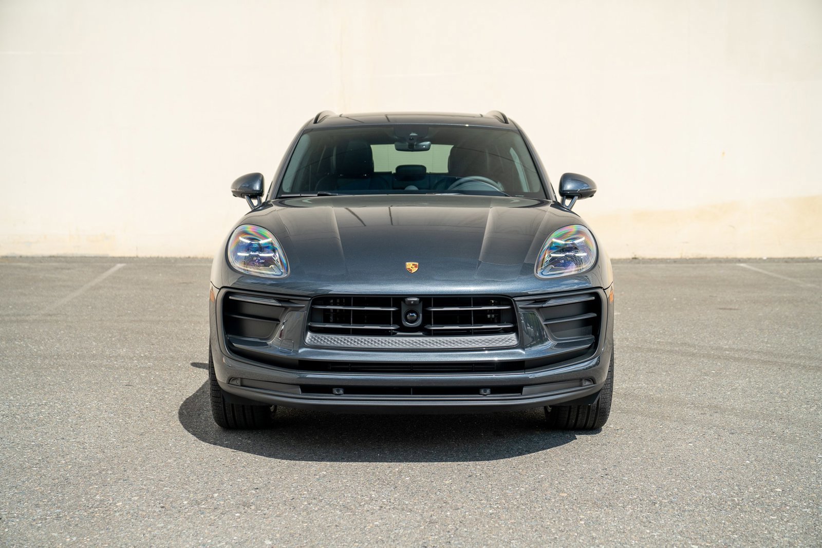 Certified 2025 Porsche Macan image 6