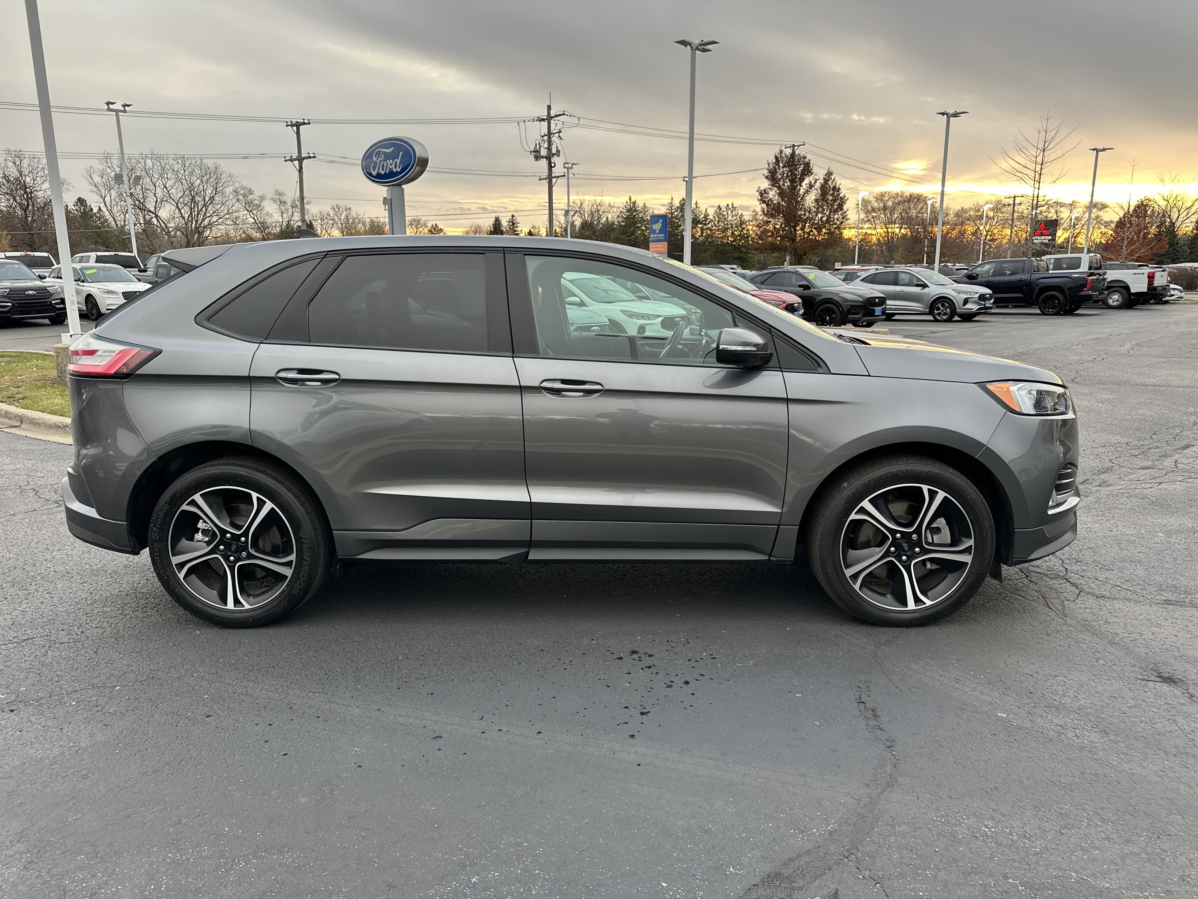 Certified 2022 Ford Edge ST image 2