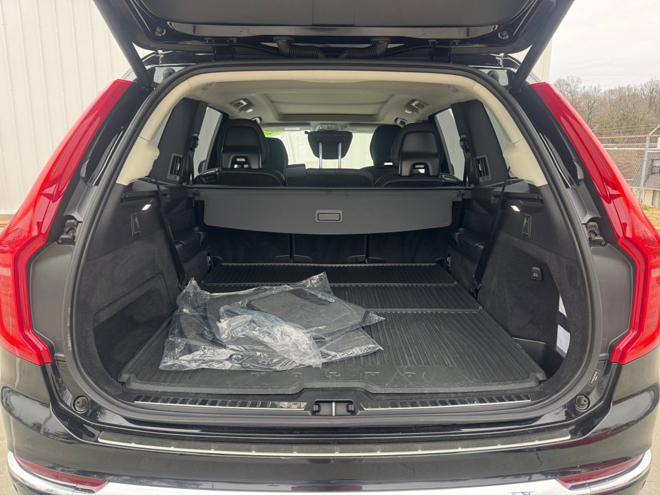 Certified 2023 Volvo XC90 T8 Plus w/ Protection Package Premier image 15