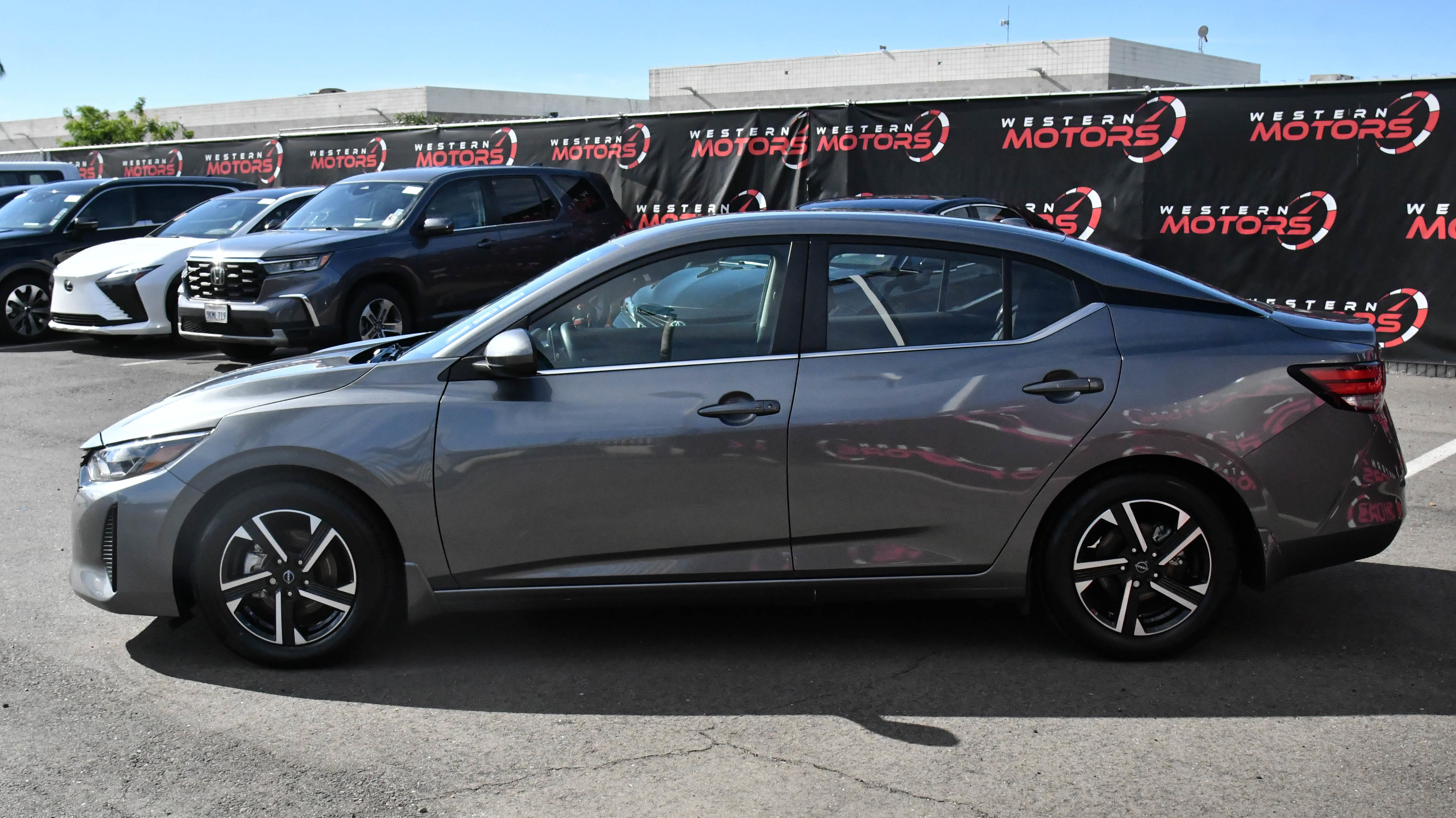 Used 2024 Nissan Sentra SV FWD image 4