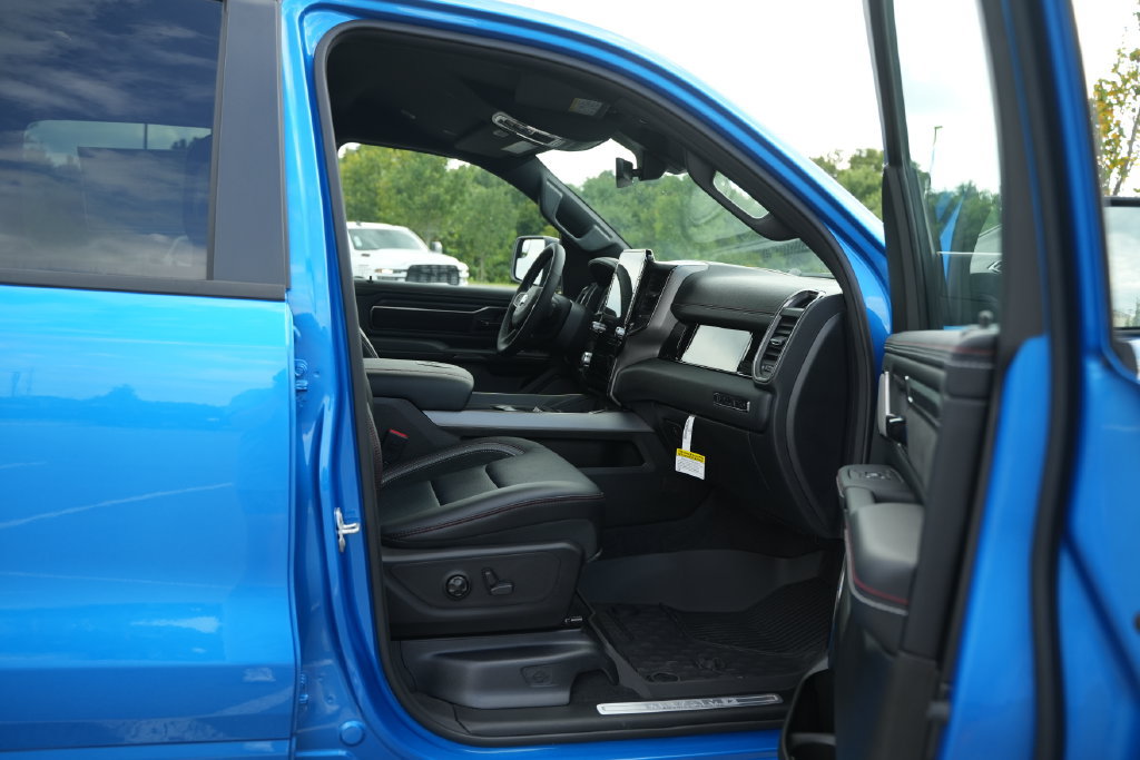 New 2026 RAM 1500 Laramie AWD/4WD image 16