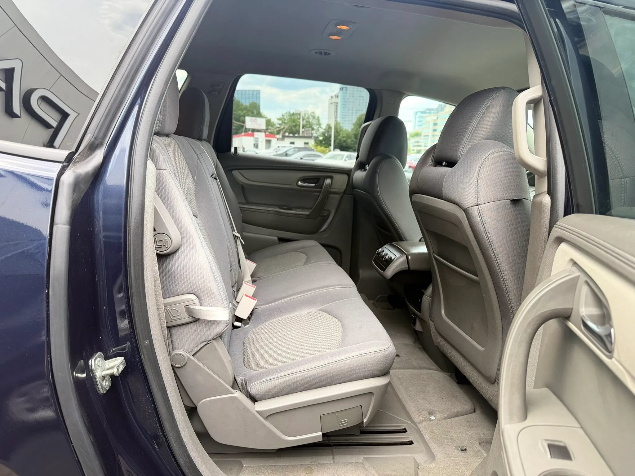 Used 2015 Chevrolet Traverse LS FWD image 29