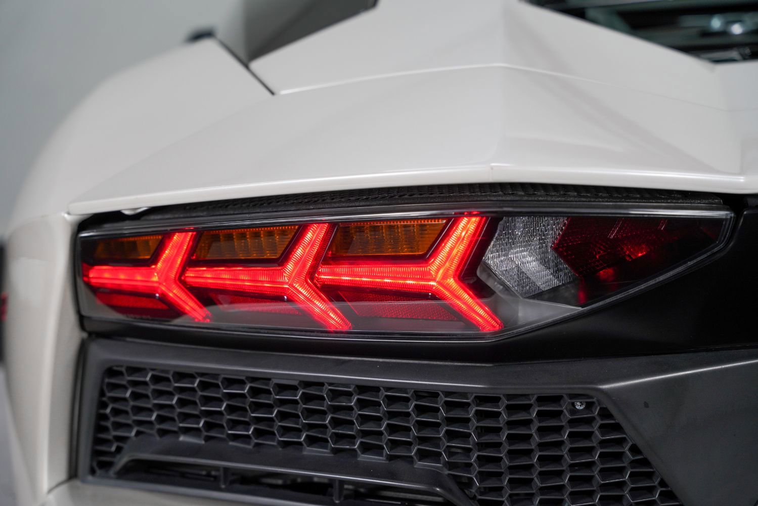 Used 2017 Lamborghini Aventador S image 27
