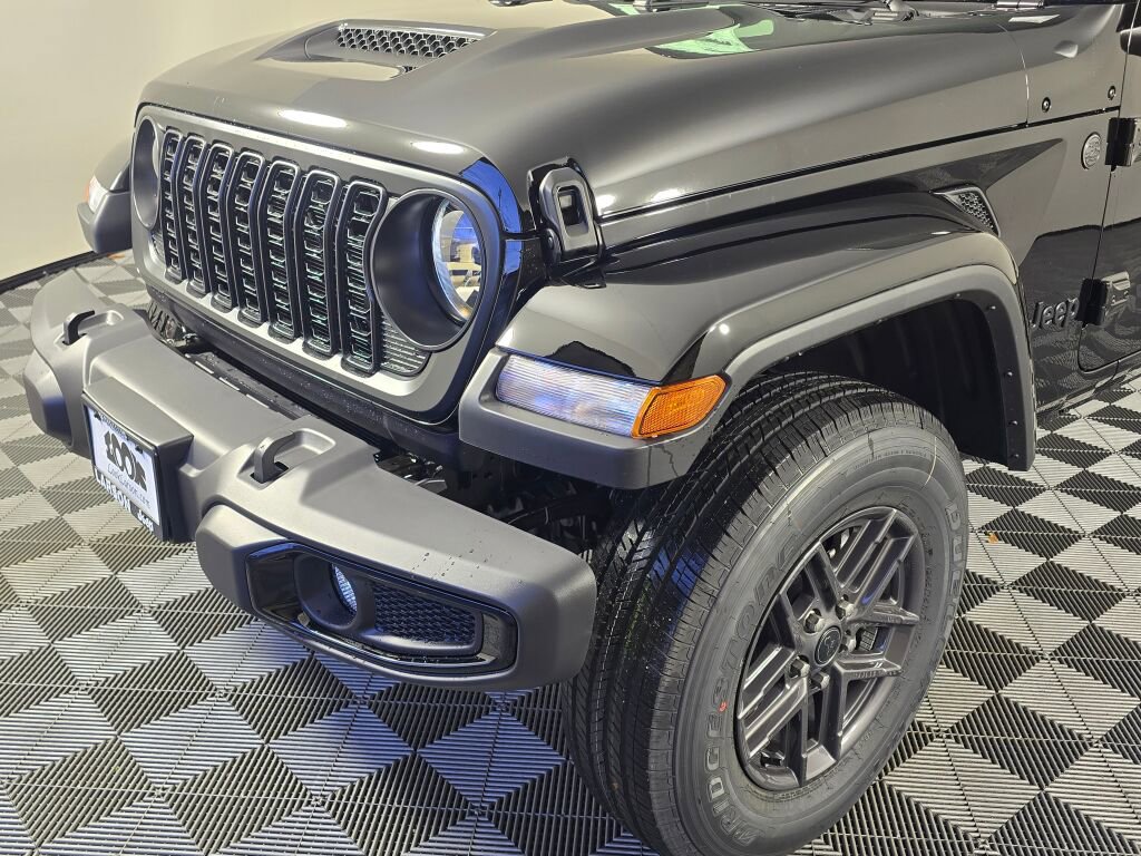 New 2026 Jeep Gladiator Sport image 10