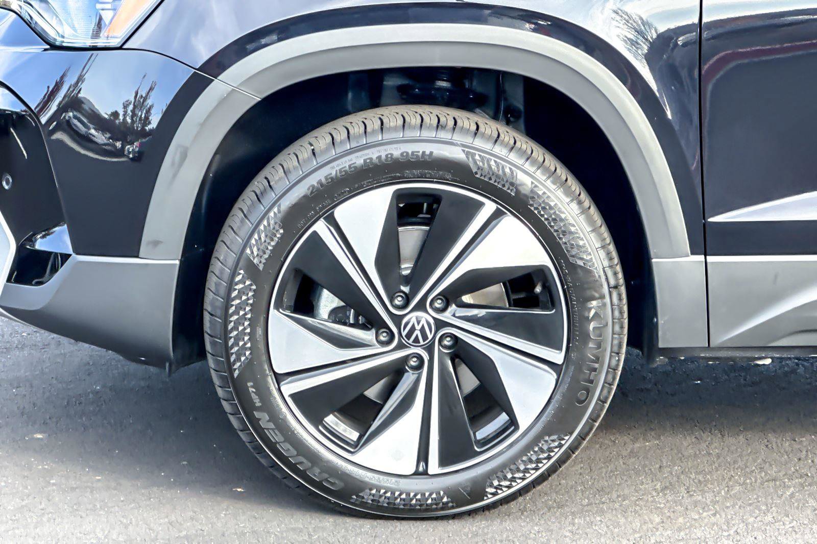 New 2026 Volkswagen Taos SE image 24