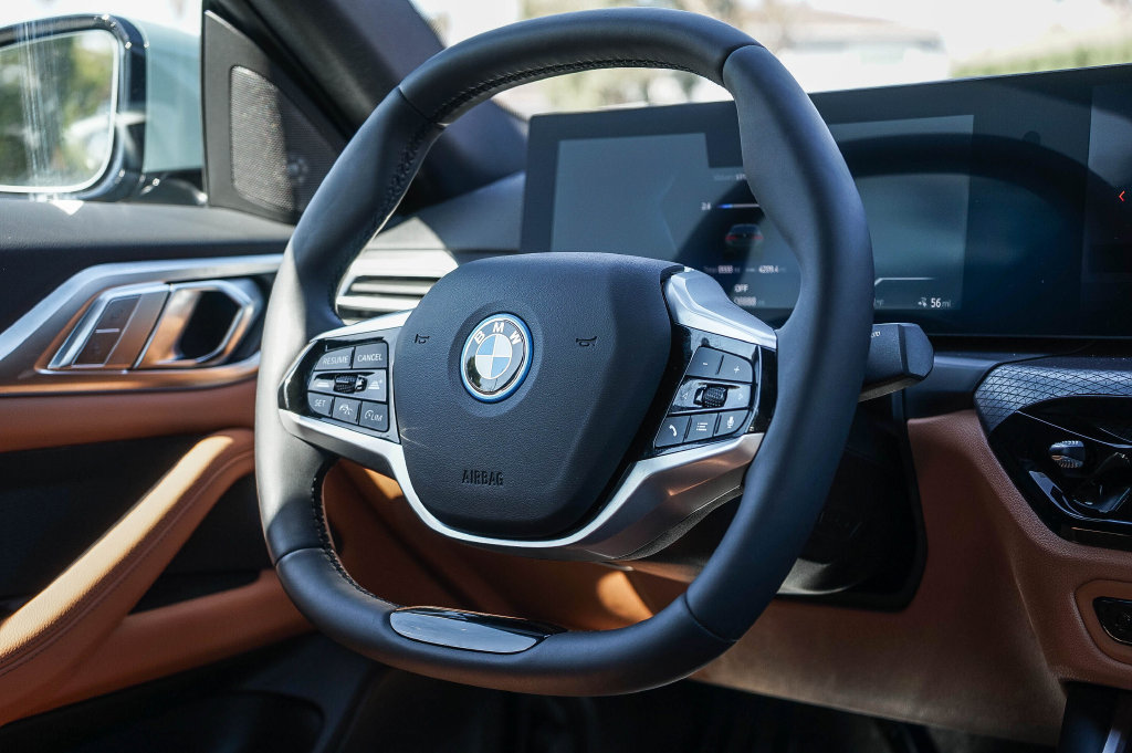Certified 2025 BMW i4 xDrive40i AWD/4WD image 15