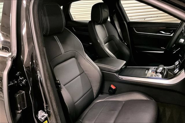 Certified 2022 Jaguar XF R-Dynamic SE AWD/4WD image 6