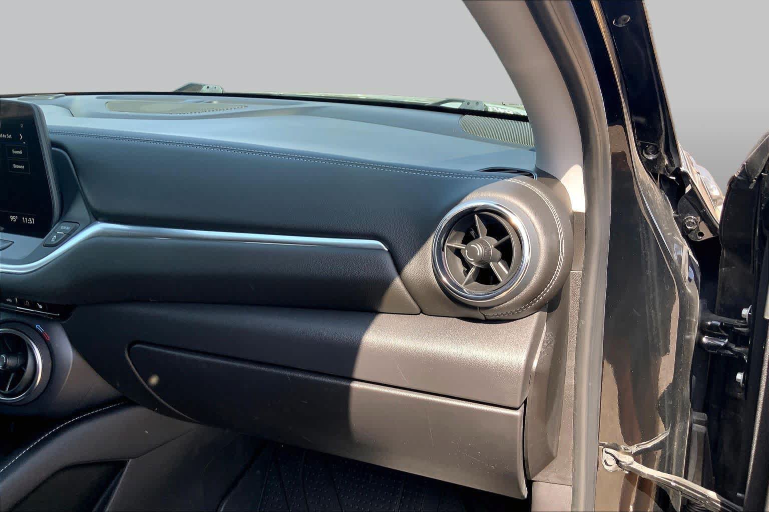 Used 2024 Chevrolet Blazer LT w/ Convenience Package FWD image 19