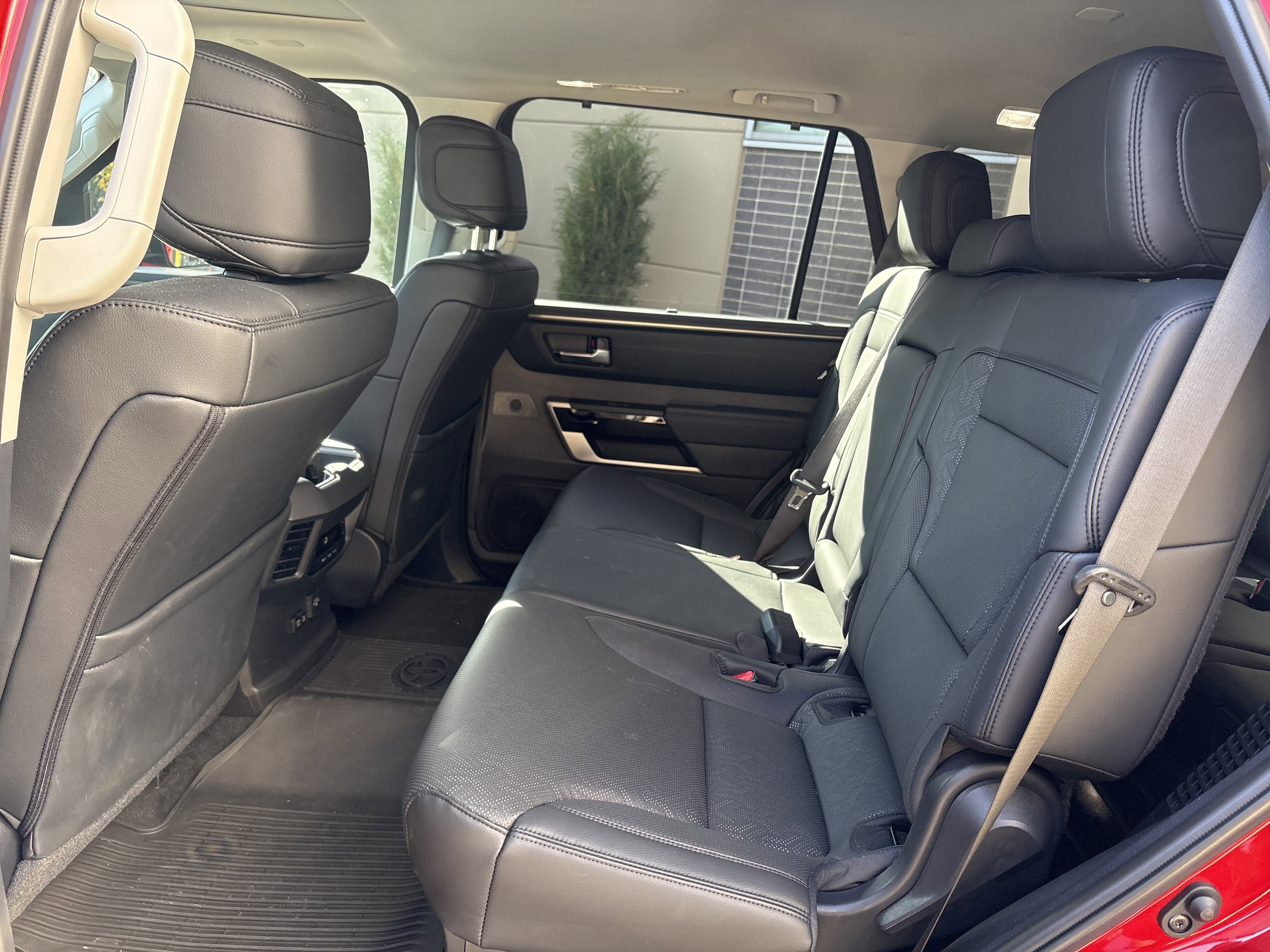 Used 2024 Toyota Sequoia Limited image 31