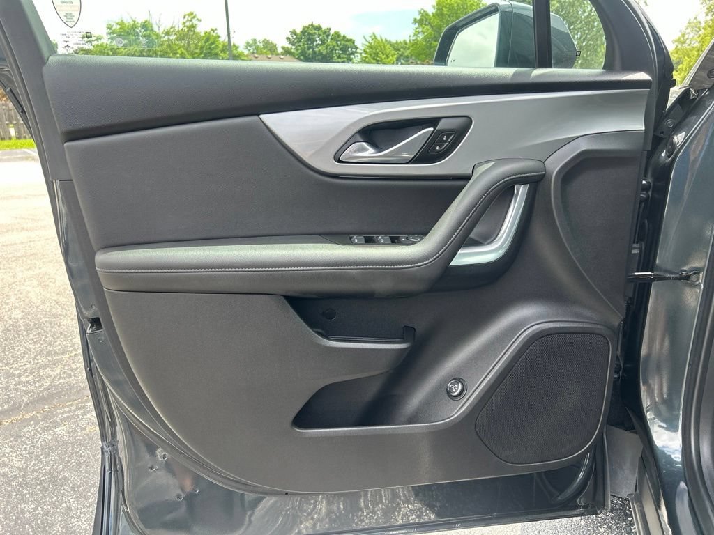 Used 2020 Chevrolet Blazer LT AWD/4WD image 32