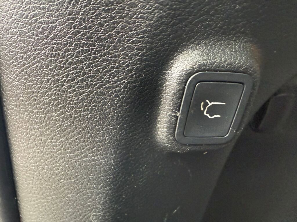 Used 2019 Jeep Cherokee Limited AWD/4WD image 33