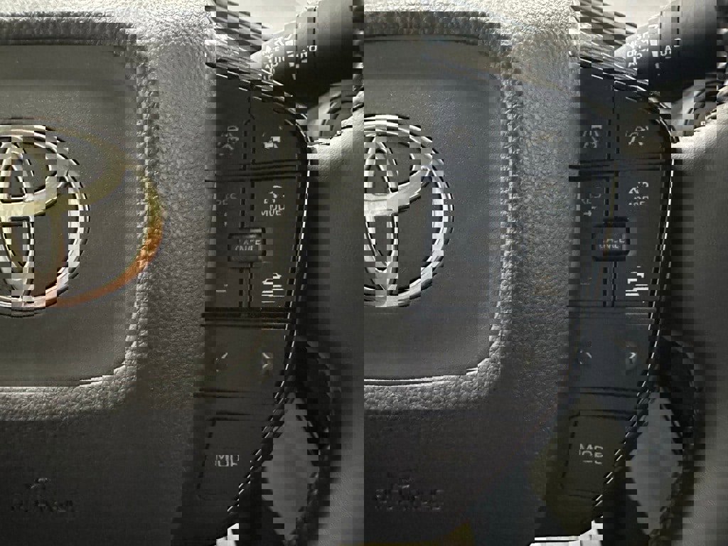 Used 2025 Toyota Prius XLE image 20