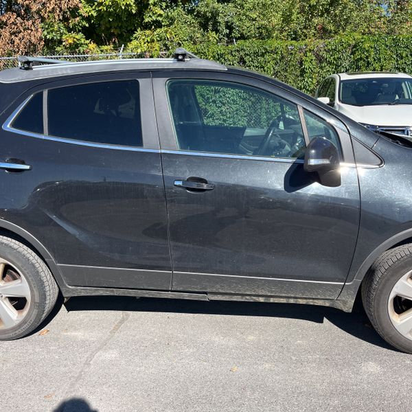 Used 2015 Buick Encore Base AWD image 17