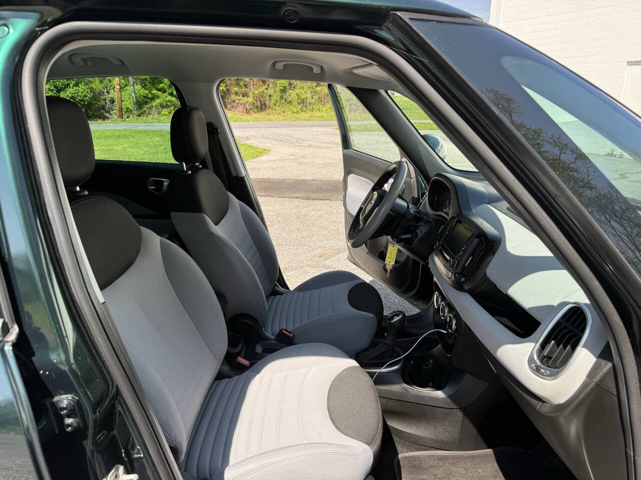 Used 2014 FIAT 500L Easy FWD image 25