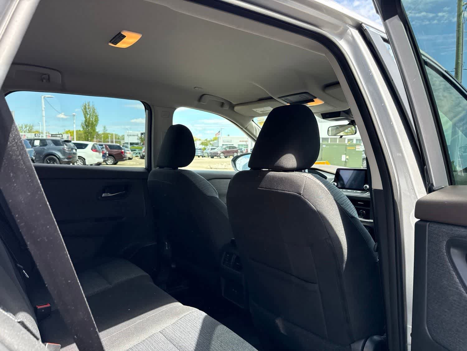 Used 2023 Nissan Rogue SV AWD/4WD image 10