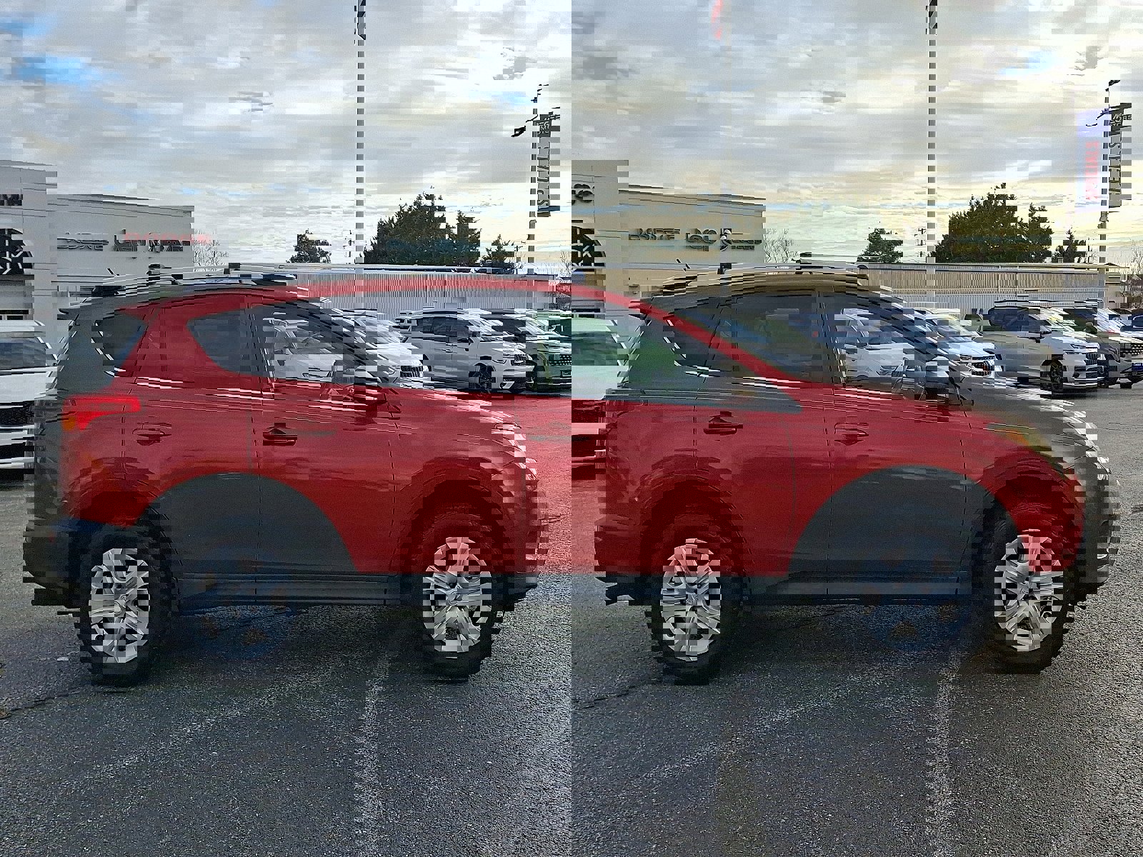 Used 2015 Toyota RAV4 LE image 7