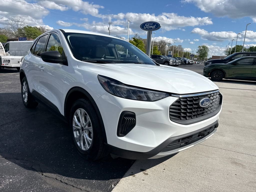 Used 2023 Ford Escape Active w/ Cold Weather Package FWD image 4