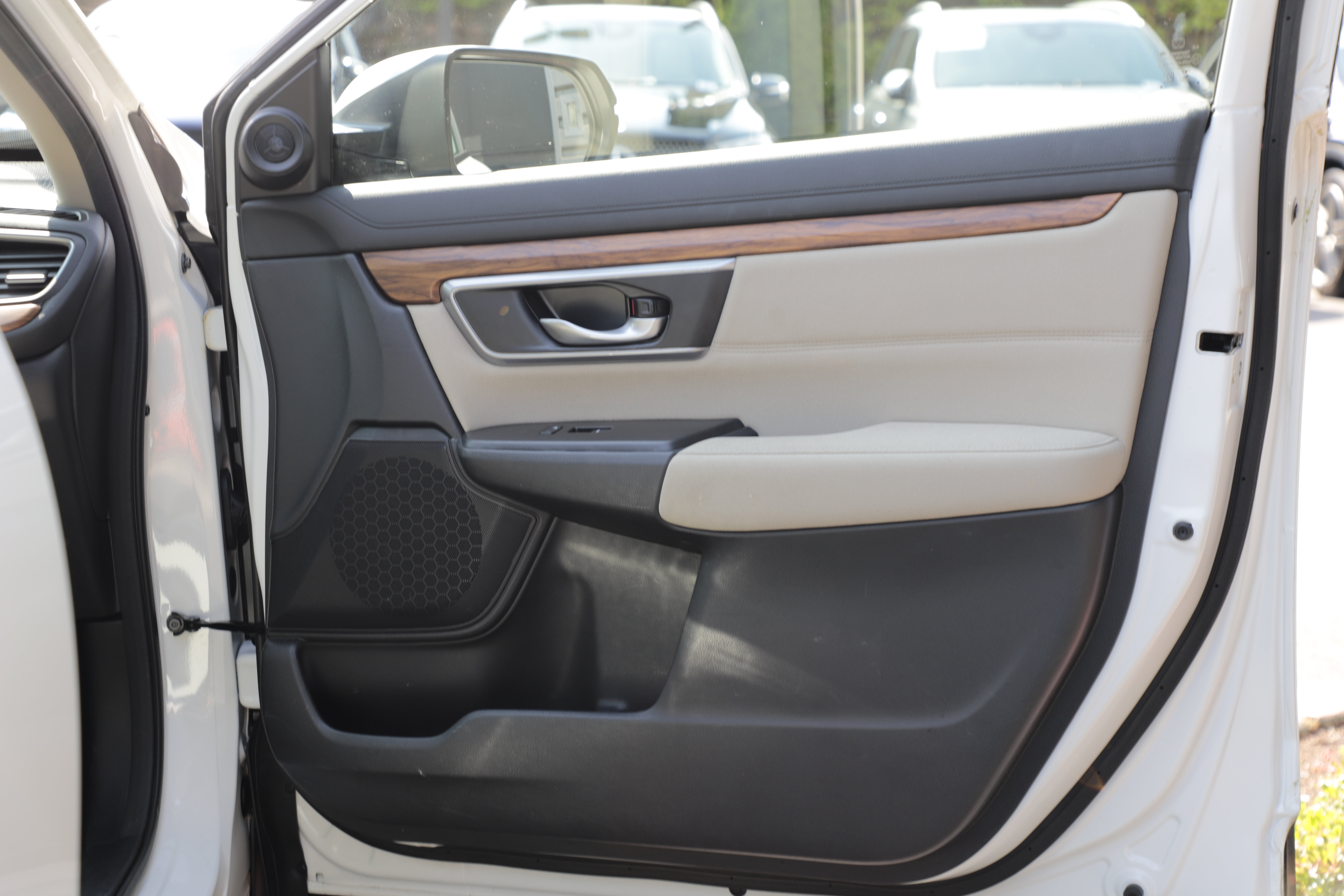 Used 2017 Honda CR-V EX image 7