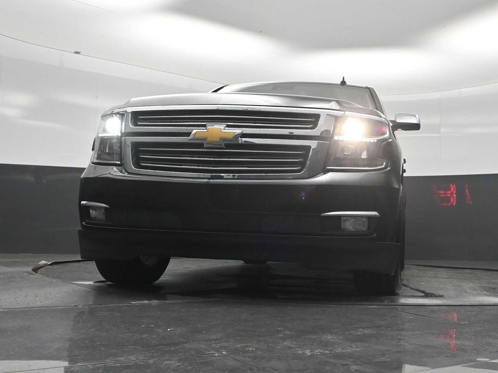 Used 2019 Chevrolet Suburban Premier AWD/4WD image 20