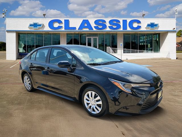 Used 2026 Toyota Corolla LE FWD image 1