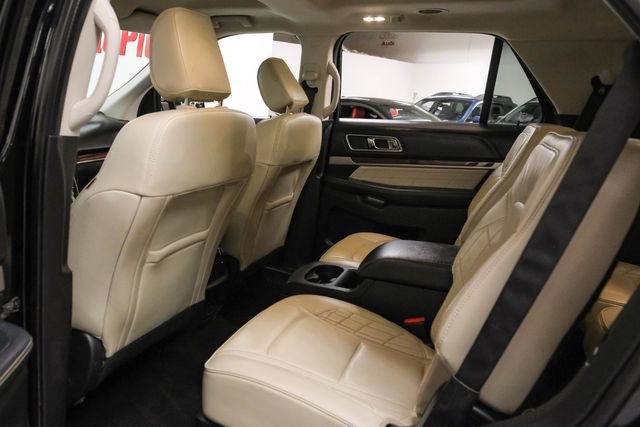 Used 2018 Ford Explorer Platinum image 35