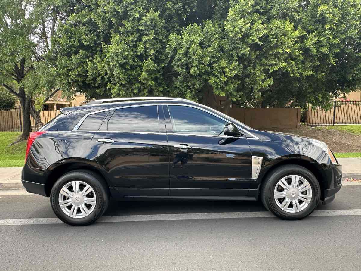 Used 2016 Cadillac SRX Luxury w/ Driver Awareness Package FWD image 9