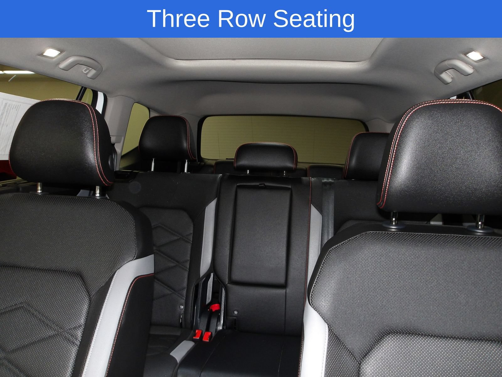 Used 2025 Volkswagen Atlas Peak Edition SE AWD/4WD image 8