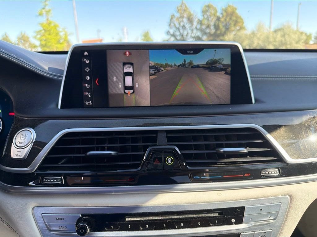 Used 2019 BMW 750i xDrive w/ Autobahn Package AWD/4WD image 15